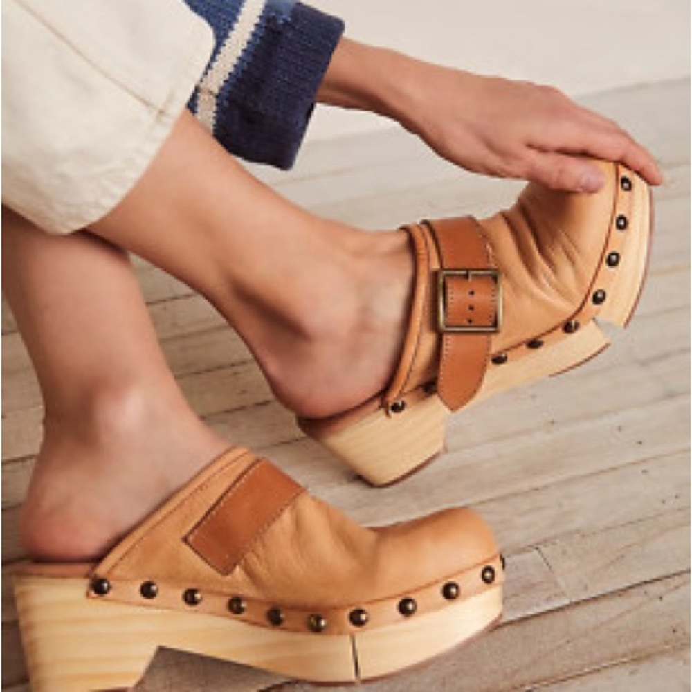 Free People Culver City Clog Mule Leather Studded Wooden Platform Light Academia - Picture 8 of 14